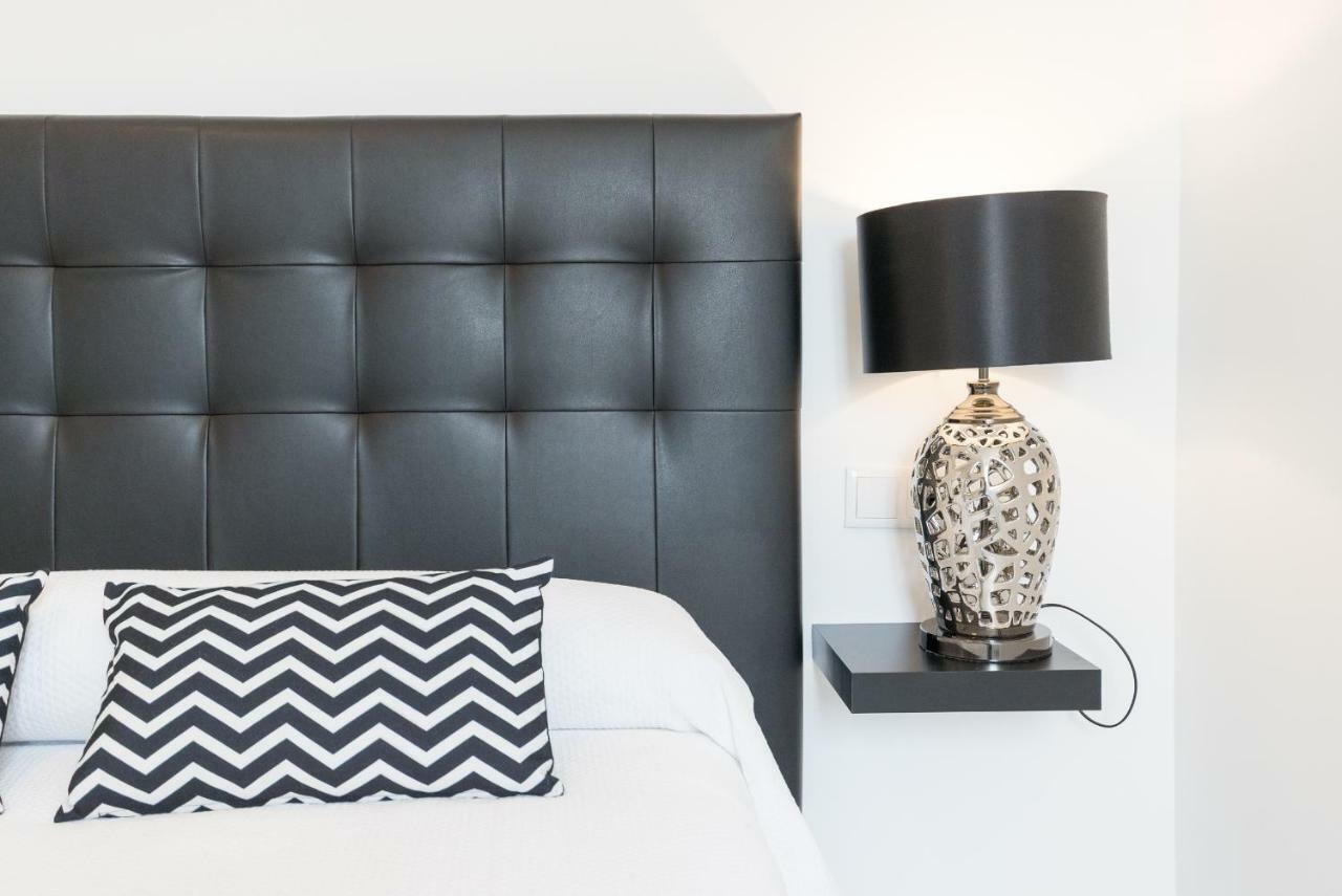 Stunning Spacious City Apartment With Free Parking Málaga Buitenkant foto
