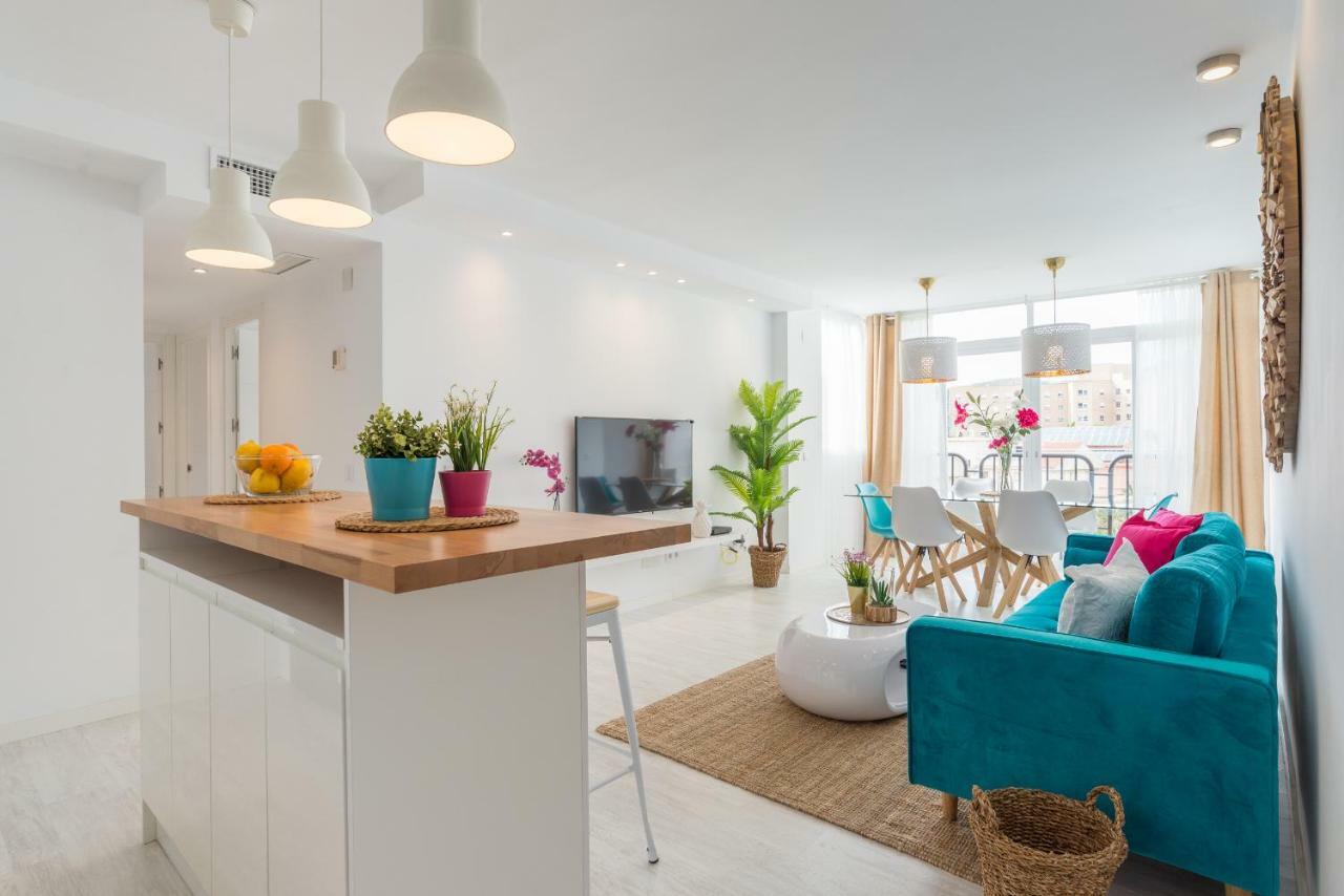 Stunning Spacious City Apartment With Free Parking Málaga Buitenkant foto