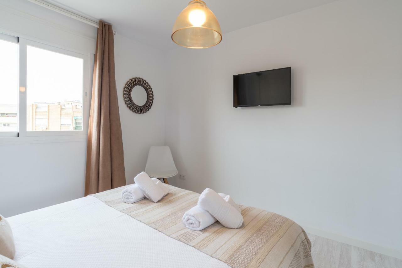 Stunning Spacious City Apartment With Free Parking Málaga Buitenkant foto