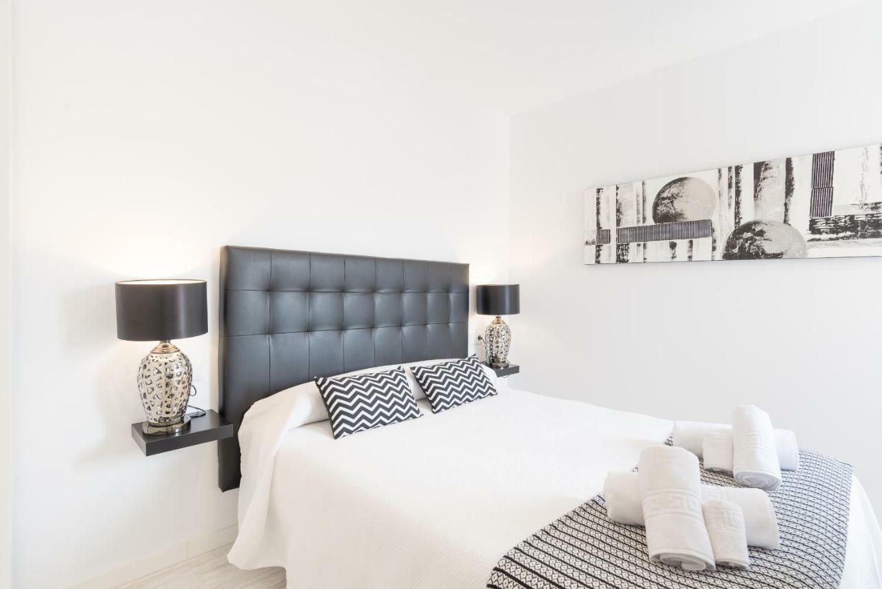 Stunning Spacious City Apartment With Free Parking Málaga Buitenkant foto