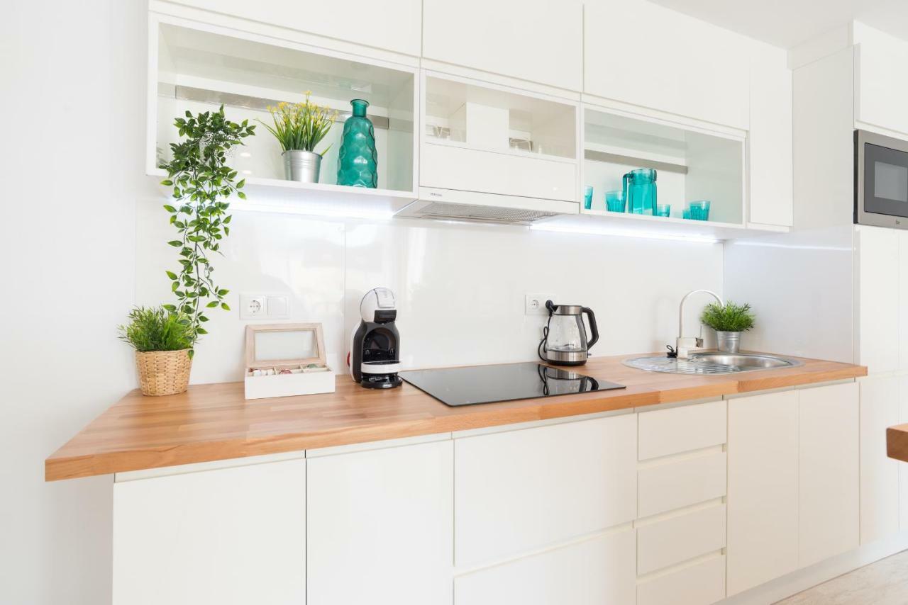 Stunning Spacious City Apartment With Free Parking Málaga Buitenkant foto