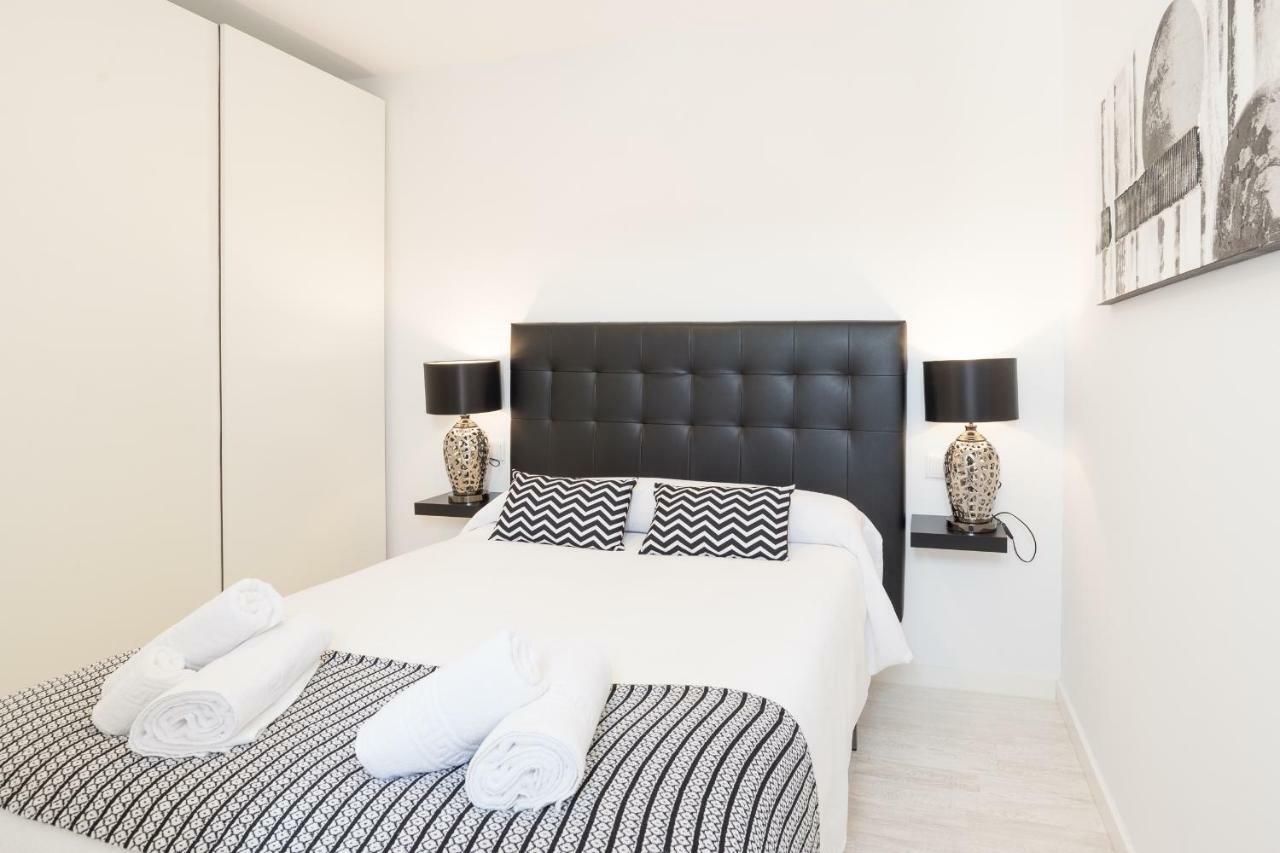 Stunning Spacious City Apartment With Free Parking Málaga Buitenkant foto