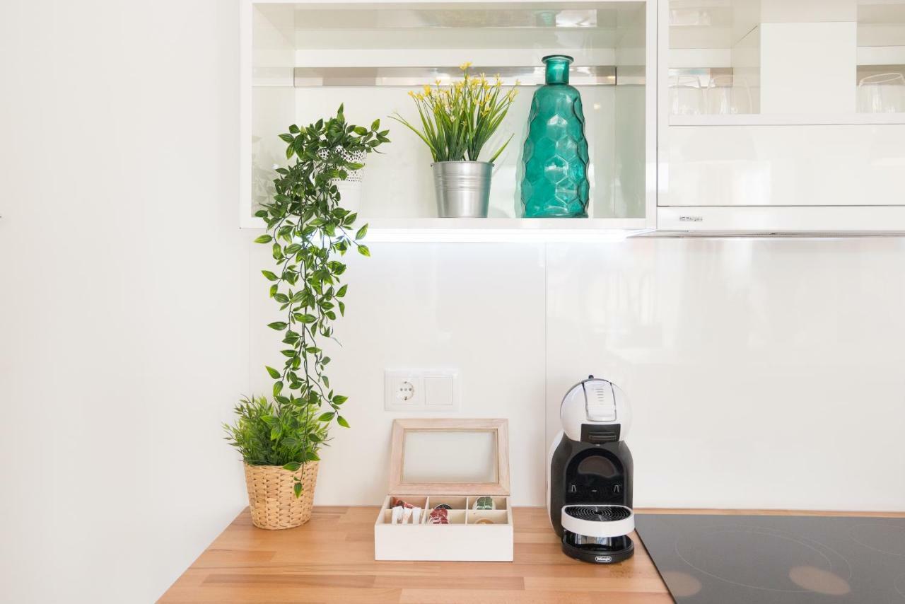 Stunning Spacious City Apartment With Free Parking Málaga Buitenkant foto