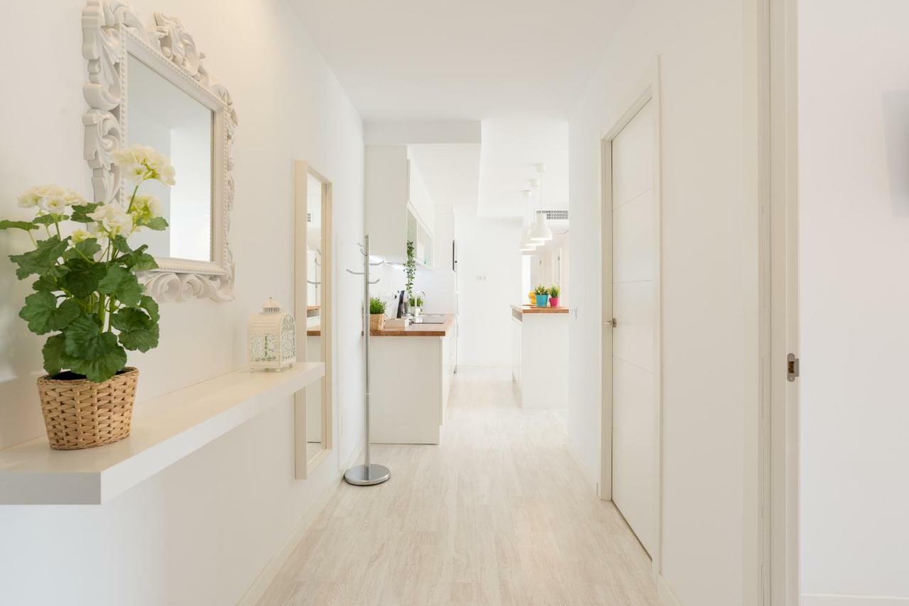 Stunning Spacious City Apartment With Free Parking Málaga Buitenkant foto