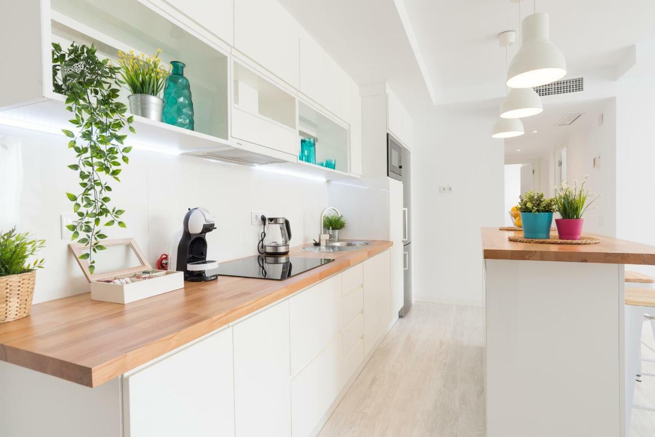 Stunning Spacious City Apartment With Free Parking Málaga Buitenkant foto