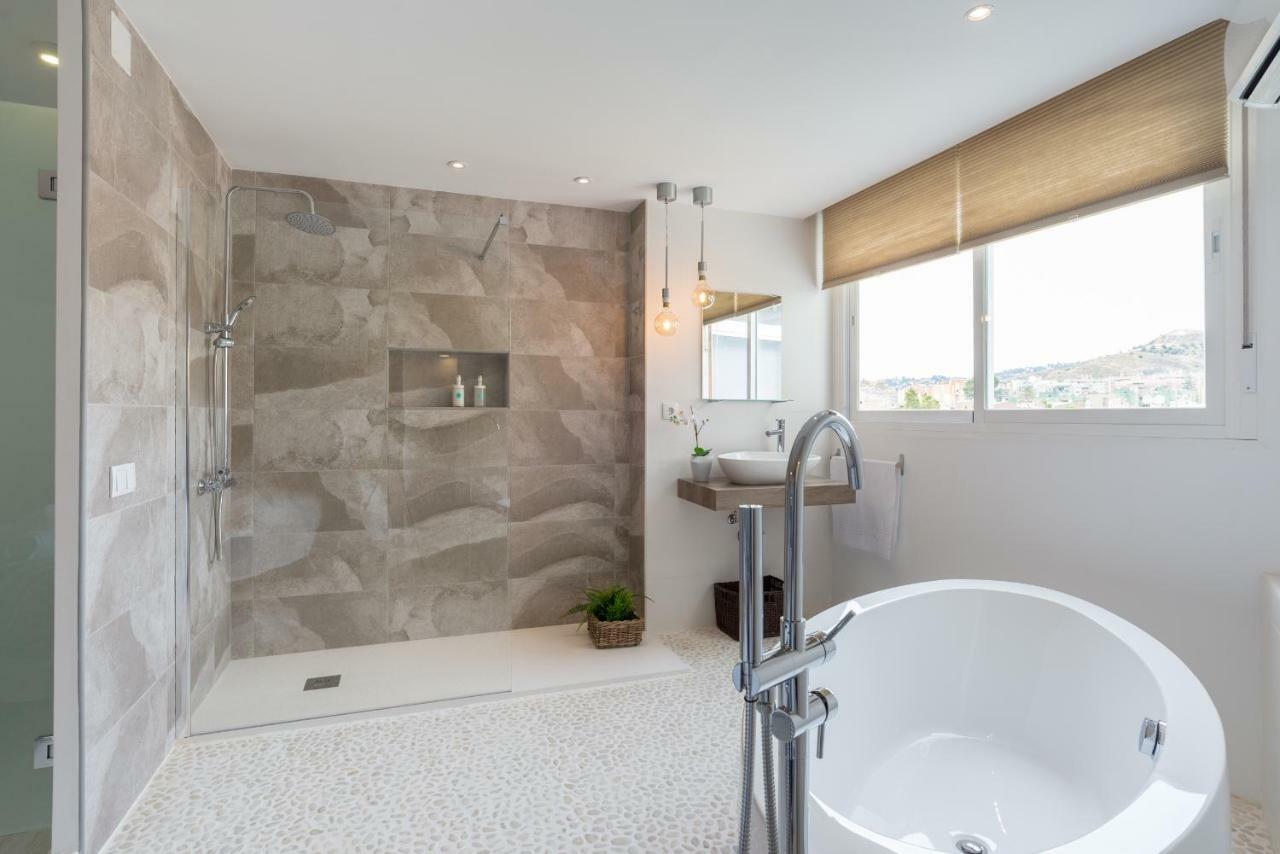 Stunning Spacious City Apartment With Free Parking Málaga Buitenkant foto