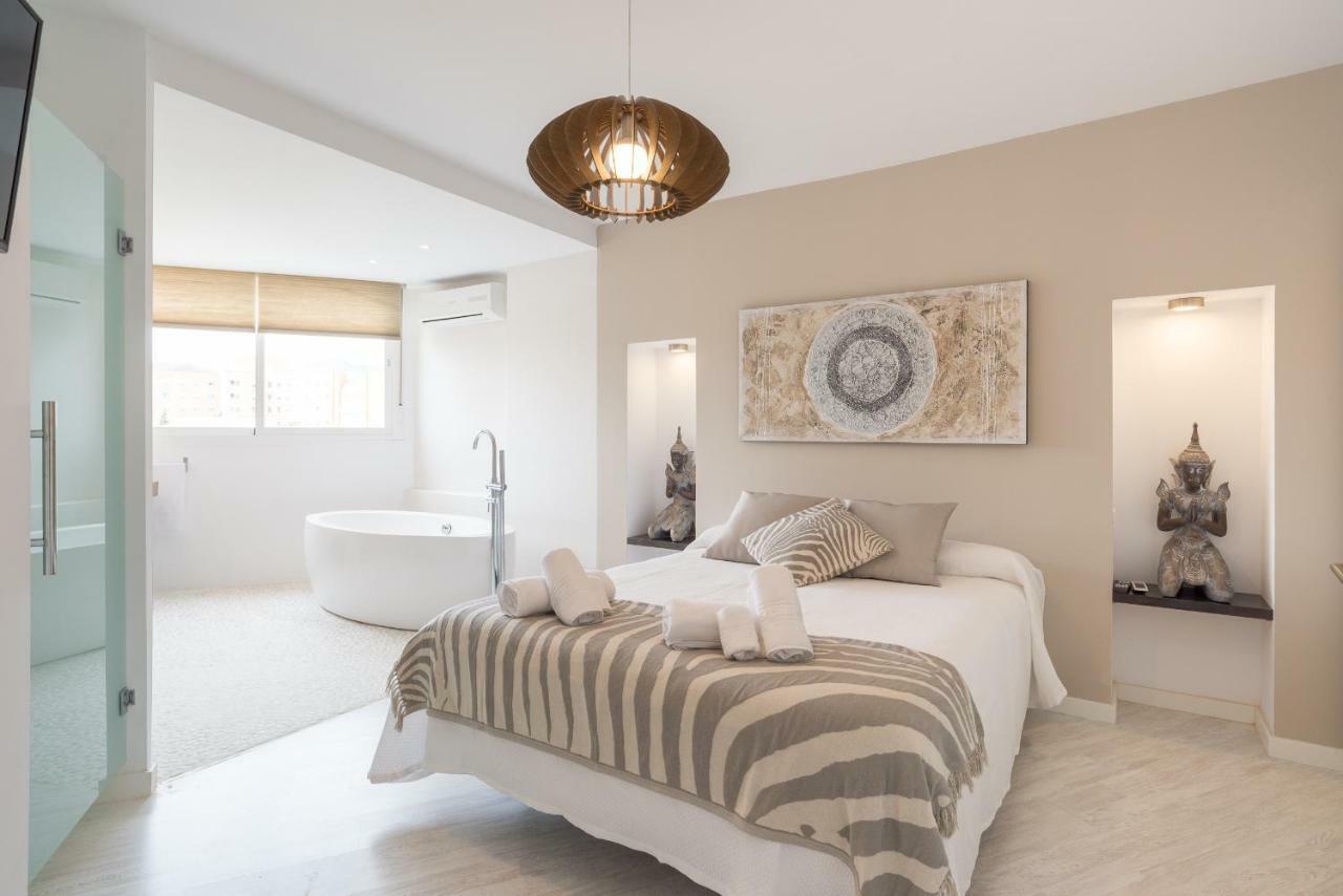 Stunning Spacious City Apartment With Free Parking Málaga Buitenkant foto